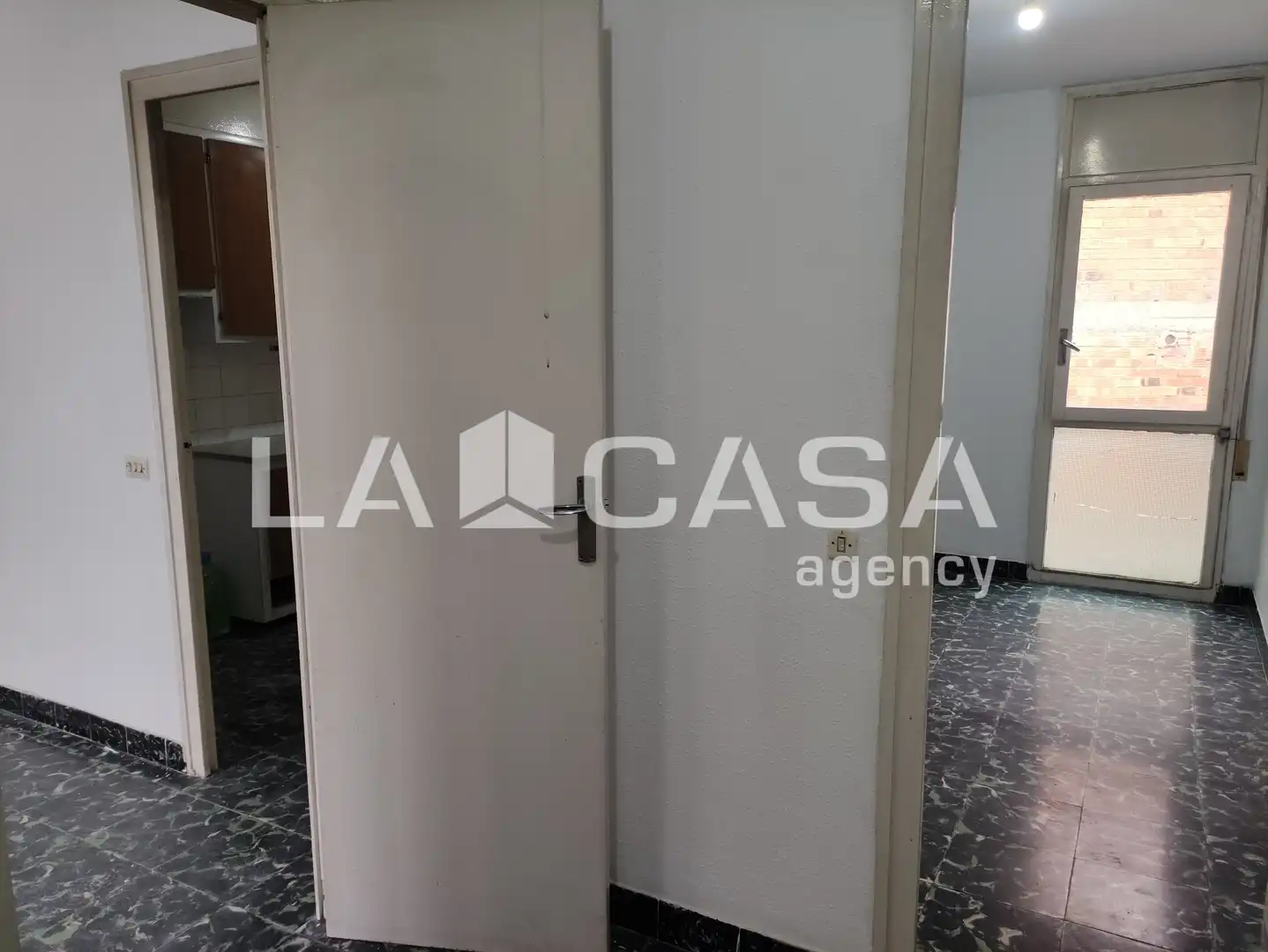Piso en venta en Santa Coloma de Gramenet con Balcón