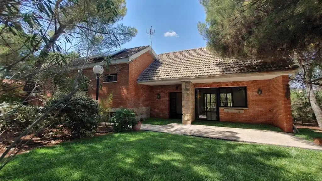 Vista exterior de Casa o xalet de lloguer en Valdemorillo amb Calefacció, Jardí privat i Terrassa