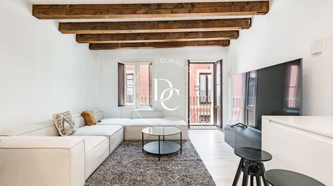 Ático de 111 m2 con vistas y terraza en venta en El Gòtic, Barcelona