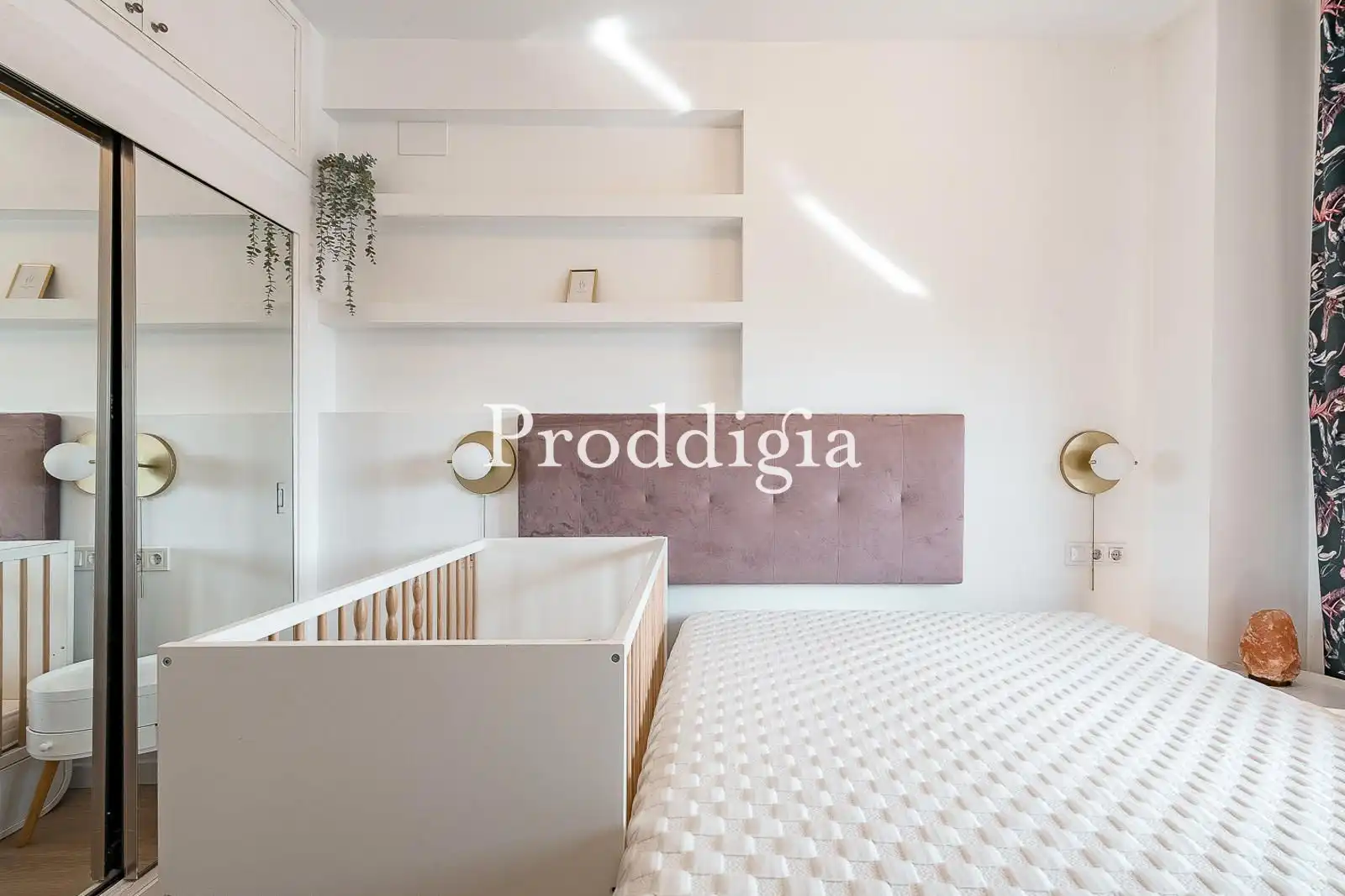 Bedroom of Attic for sale in Barcelona  with Air Conditioner, Heating and Terrace