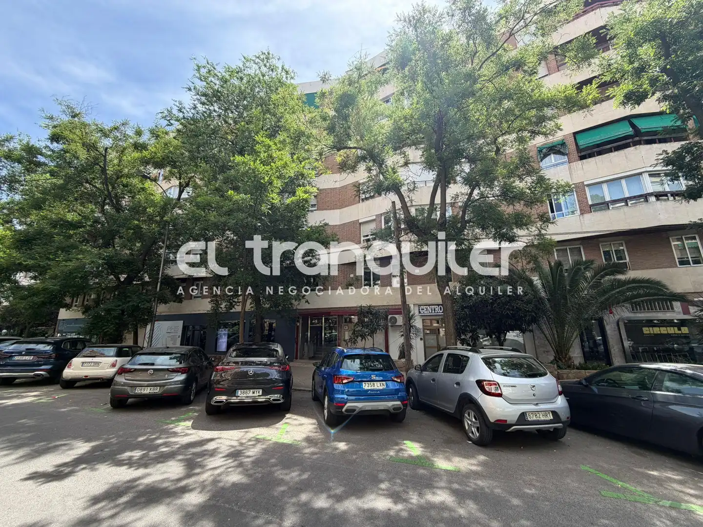 Vista exterior de Pis de lloguer en Madrid amb Rentadora