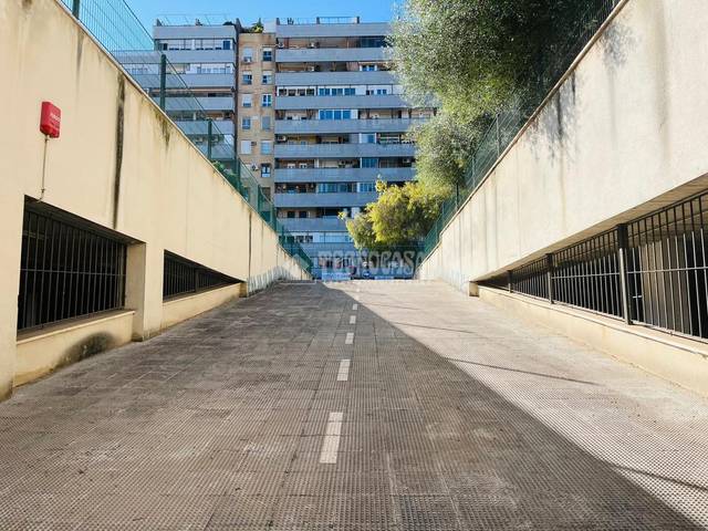 Garaje en Venta en Parque Alcosa