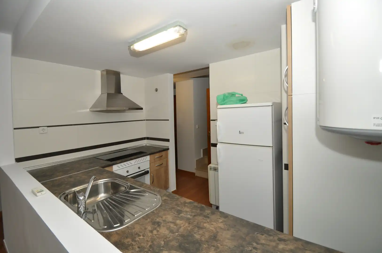 Cuina de Dúplex en venda en Yunquera de Henares amb Aire condicionat, Calefacció i Forn