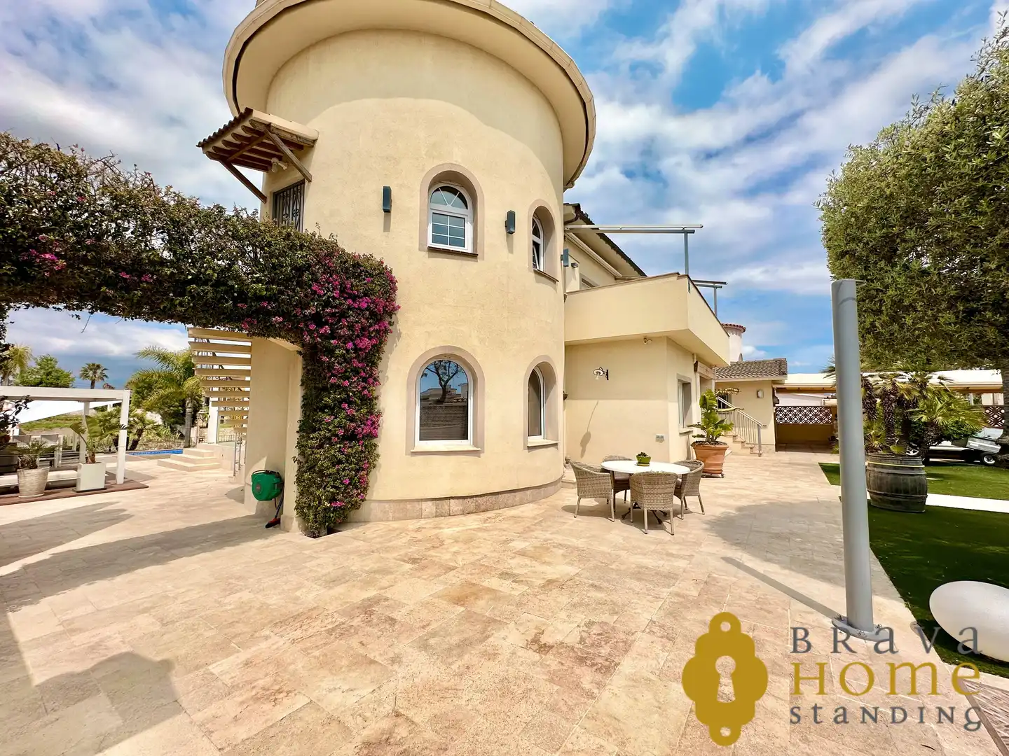 Exterior view of Houses for sale in Empuriabrava  with Air Conditioner, Heating and Private garden