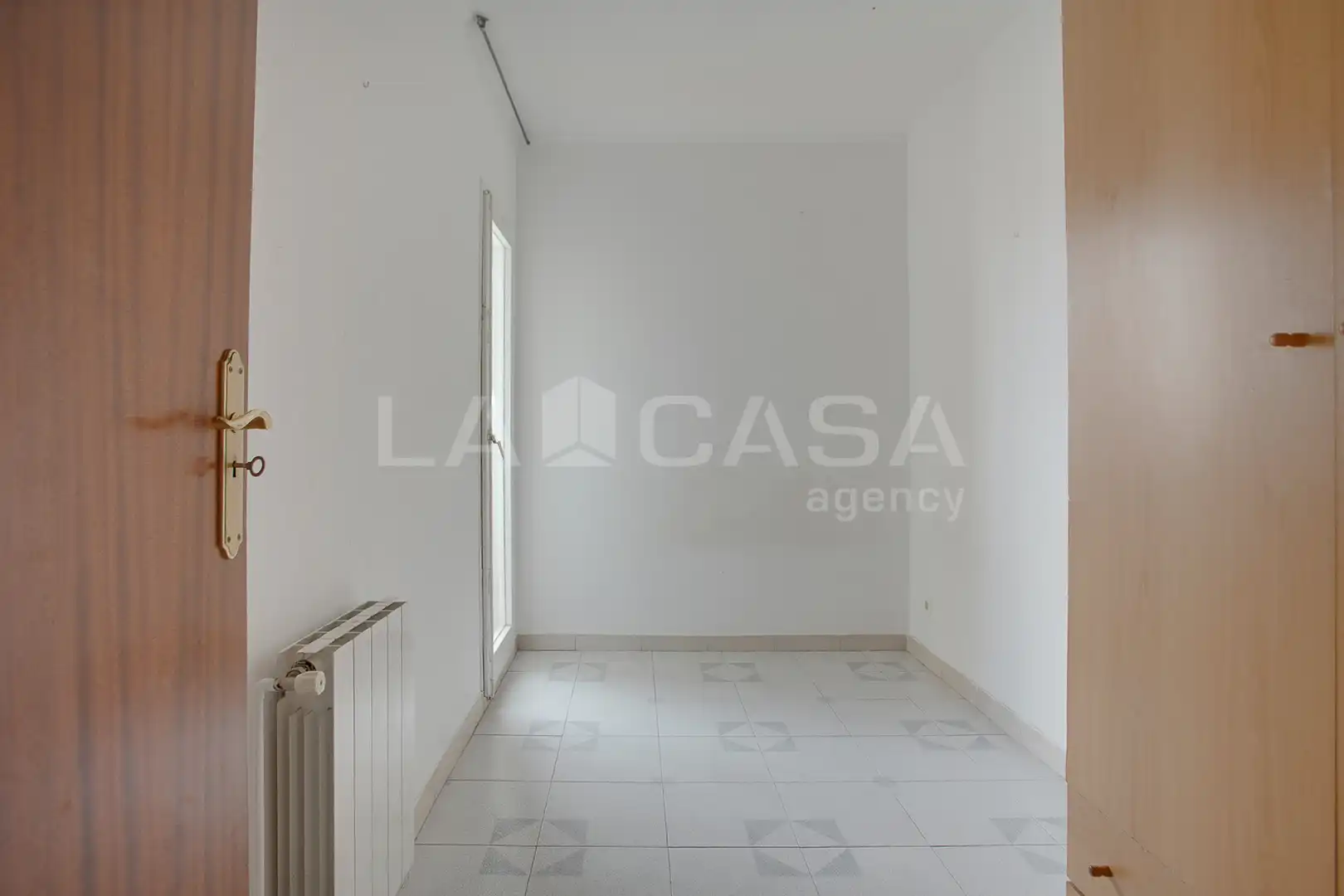 Flat for sale in L'Hospitalet de Llobregat  with Heating and Balcony