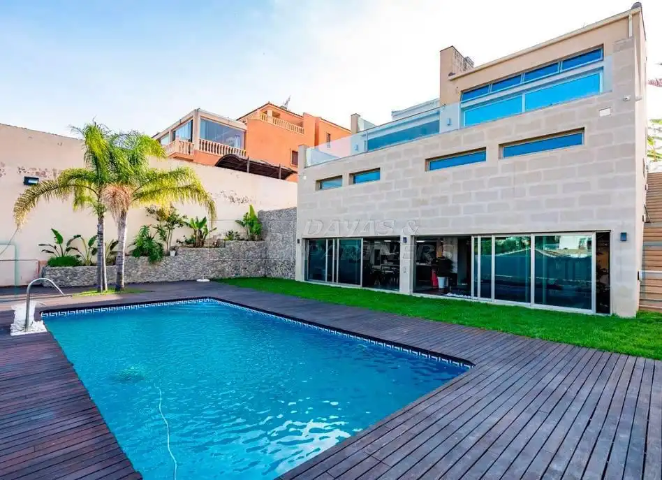 Casa amb piscina en venda a Los Balcones - Los Altos