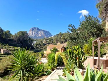 Casa rústica amb jardí en venda a Xirles