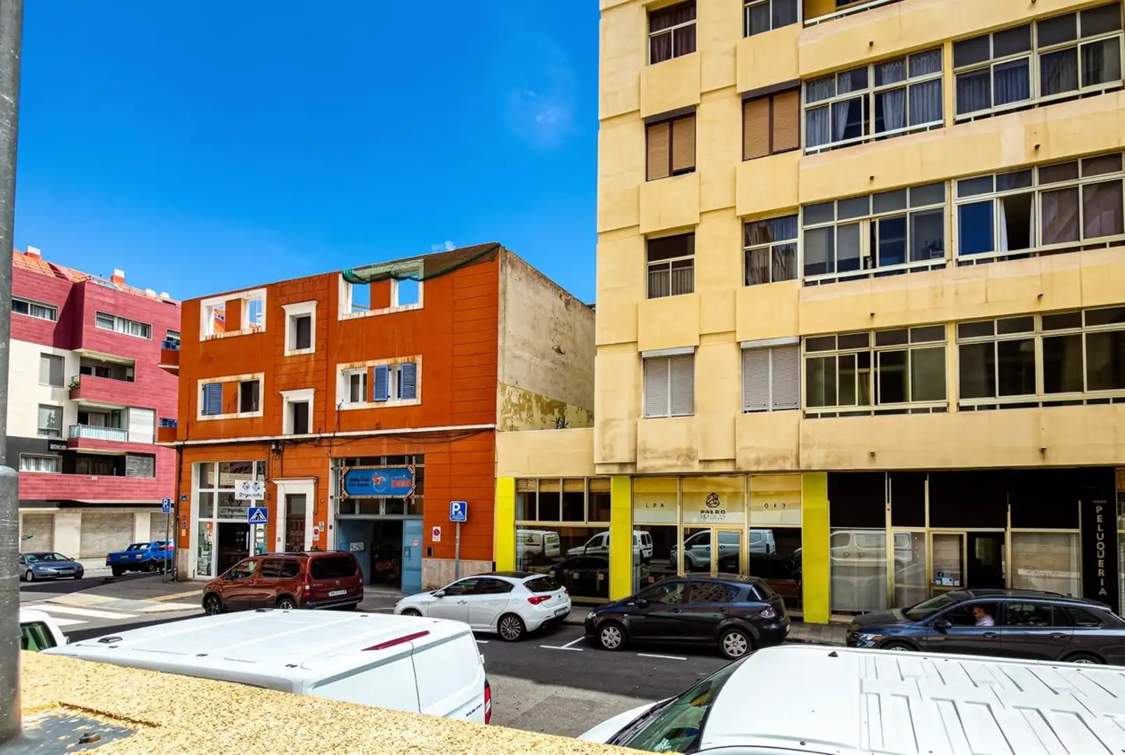 Vista exterior de Piso en venta en Las Palmas de Gran Canaria con Piscina comunitaria