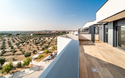 Terrasse von Dachboden miete in Valdemoro mit Klimaanlage, Terrasse und Abstellraum