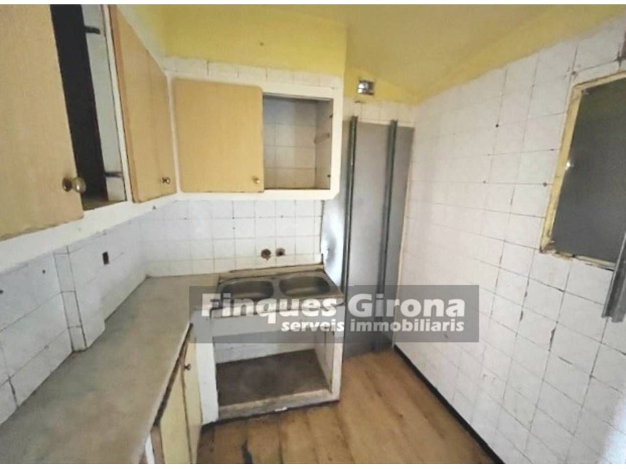 Cuina de Pis en venda en Salt amb Parquet