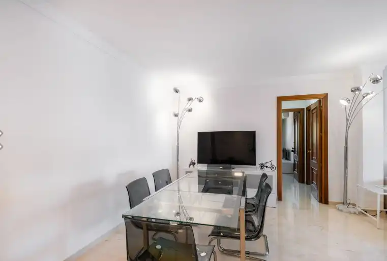 Menjador de Apartament en venda en Marbella amb Aire condicionat, Calefacció i Jardí privat