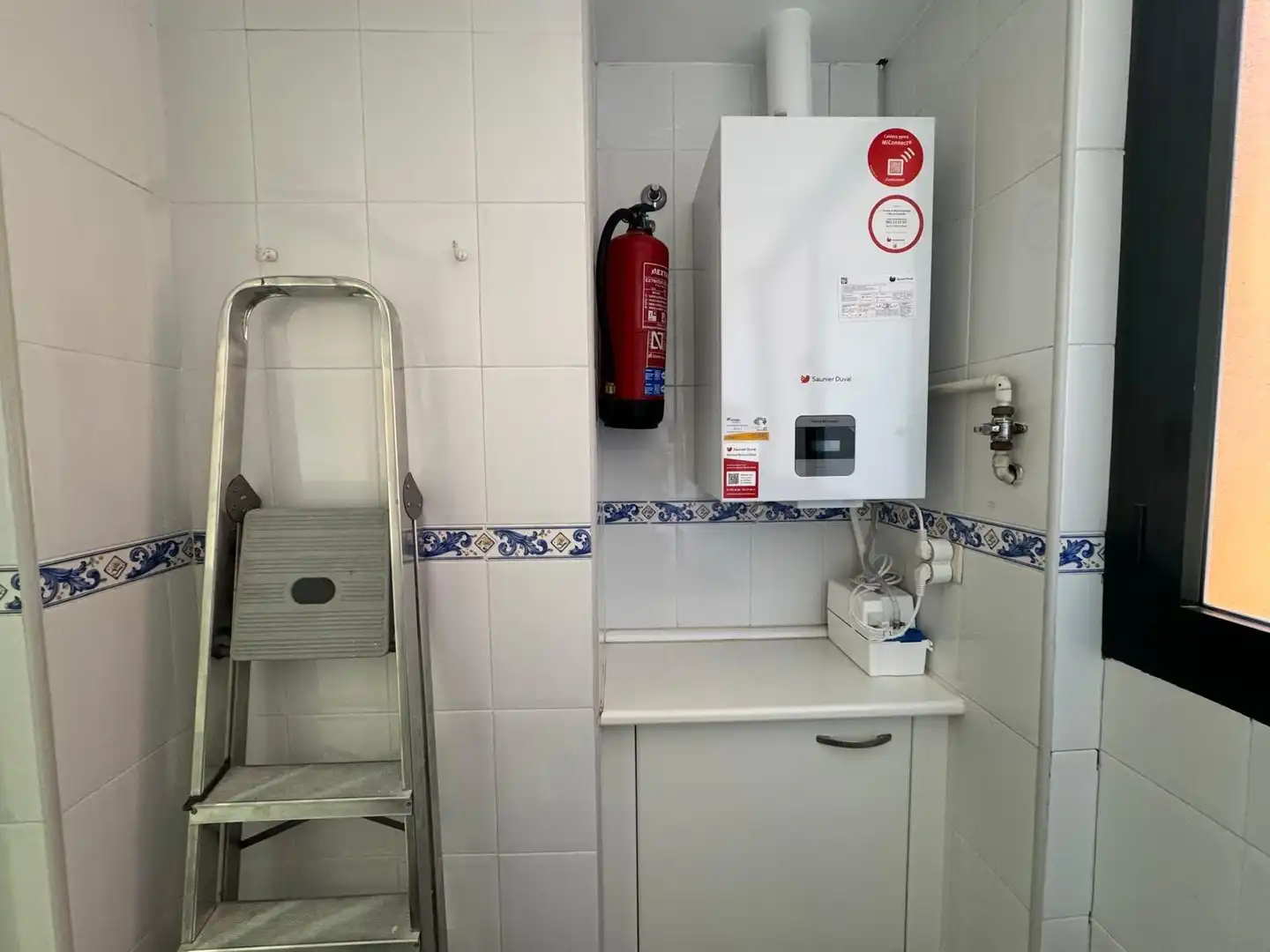 Baño de Piso de alquiler en Madrid con Aire acondicionado y Calefacción