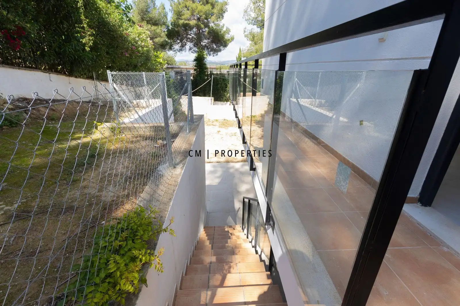 Vista exterior de Casa adosada en venda en Chiva amb Aire condicionat, Calefacció i Jardí privat