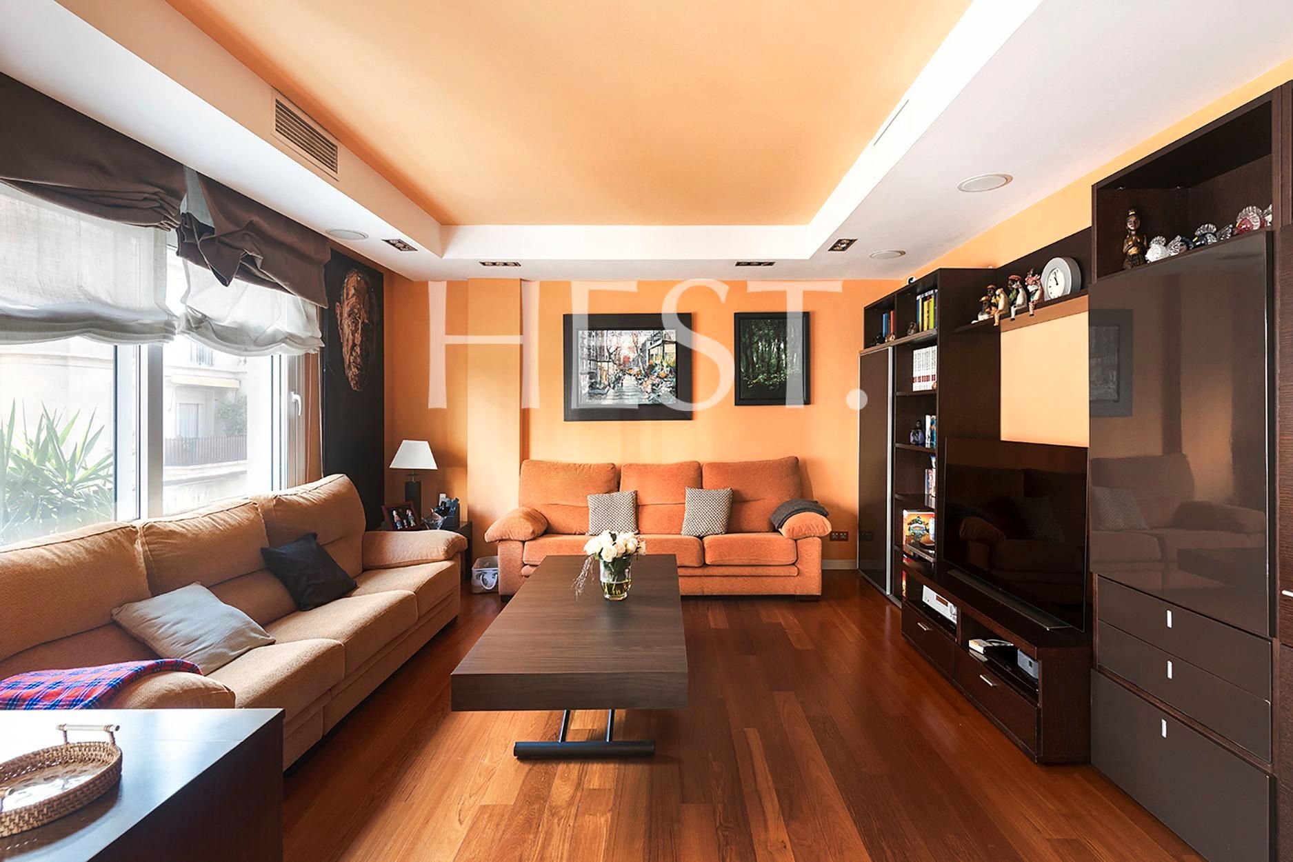 Sala de estar de Piso en venta en  Barcelona Capital con Aire acondicionado, Calefacción y Parquet