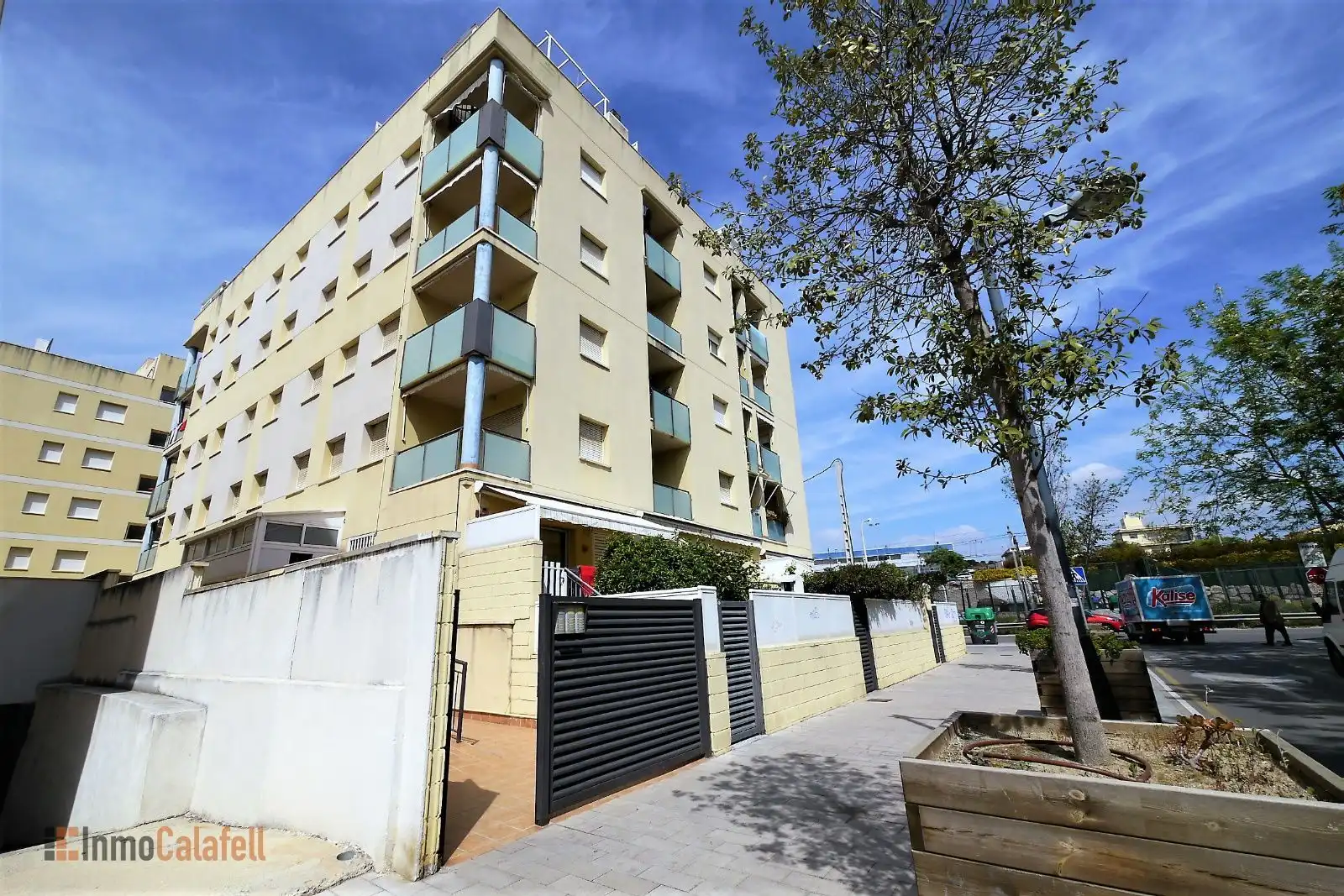 Flat with pool for sale in Rin