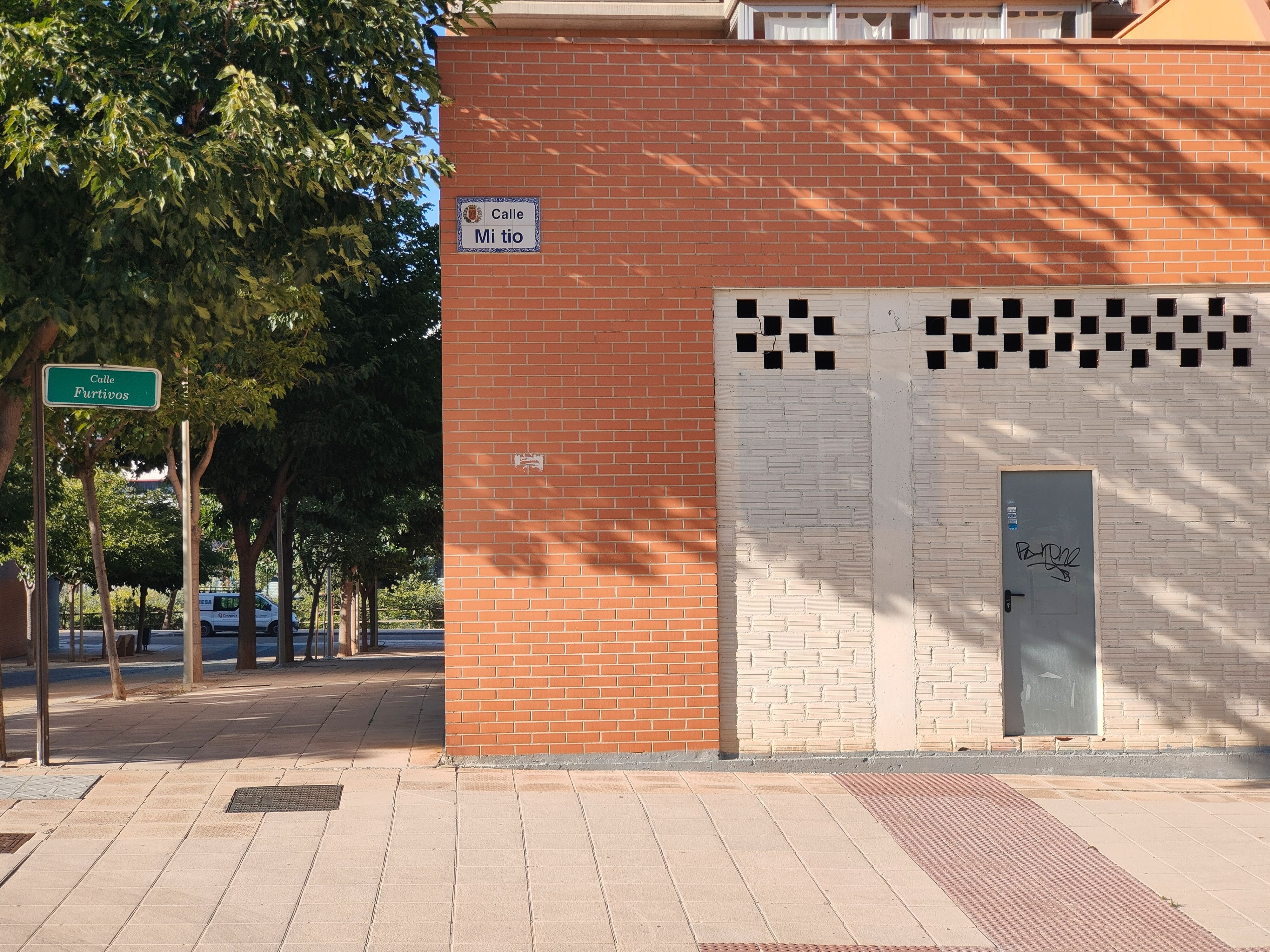 Exterior view of Premises for sale in  Zaragoza Capital