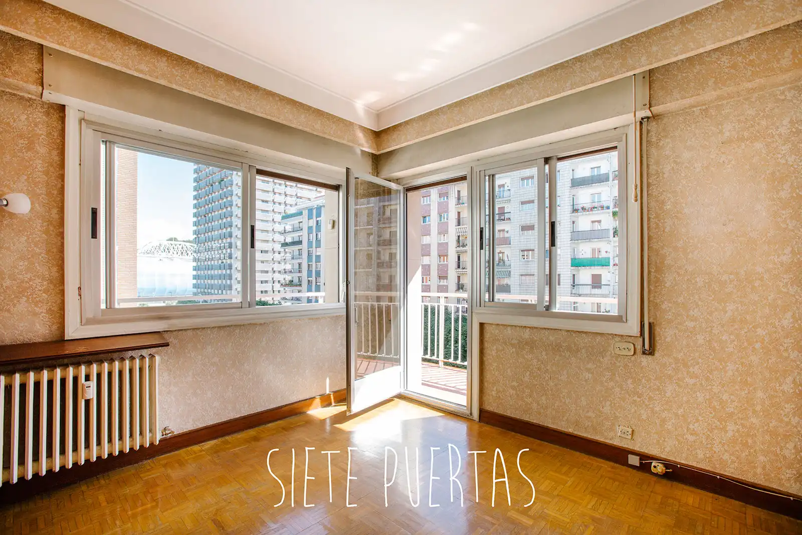 Habitación de Piso en venta en Donostia - San Sebastián  con Calefacción, Terraza y Trastero