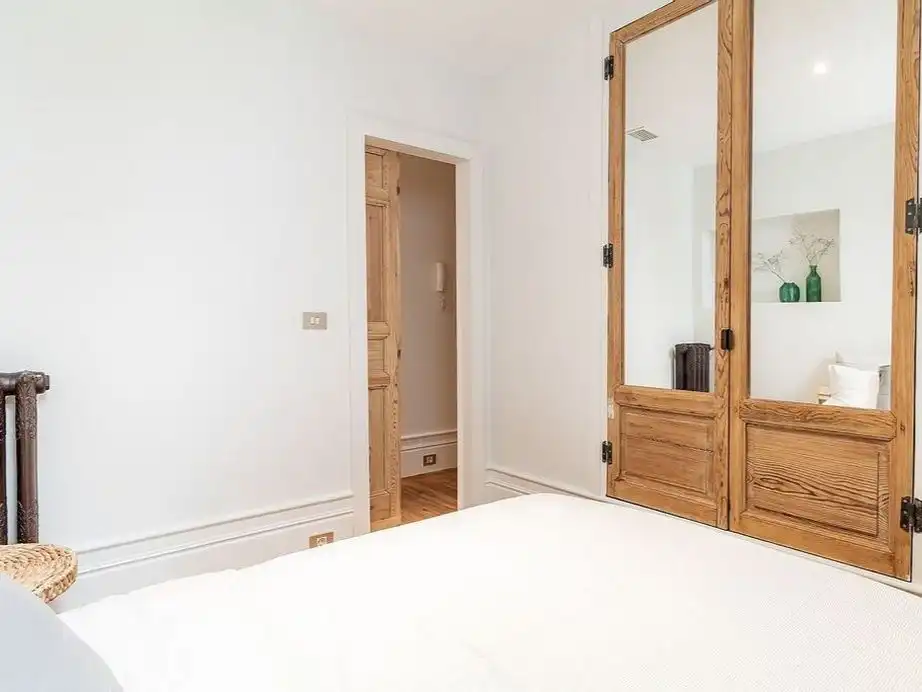 Bedroom of Apartments for rent in Badalona  with Parquet flooring, Storage room and Furnished