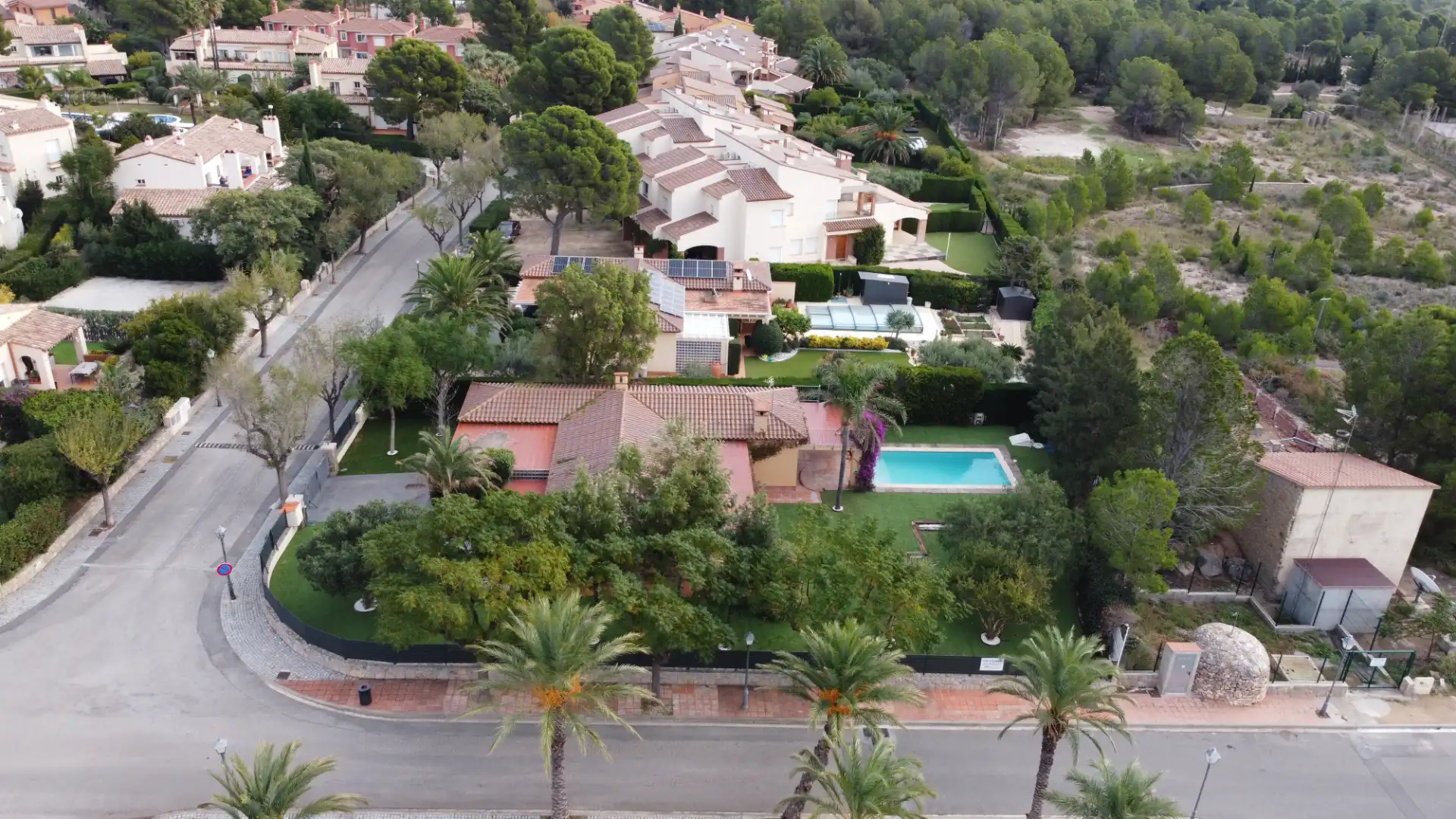 Vista exterior de Casa o xalet en venda en Mont-roig del Camp amb Aire condicionat, Calefacció i Jardí privat