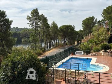 Casa rústica amb piscina en venda a Periurbano Oeste - Sierra