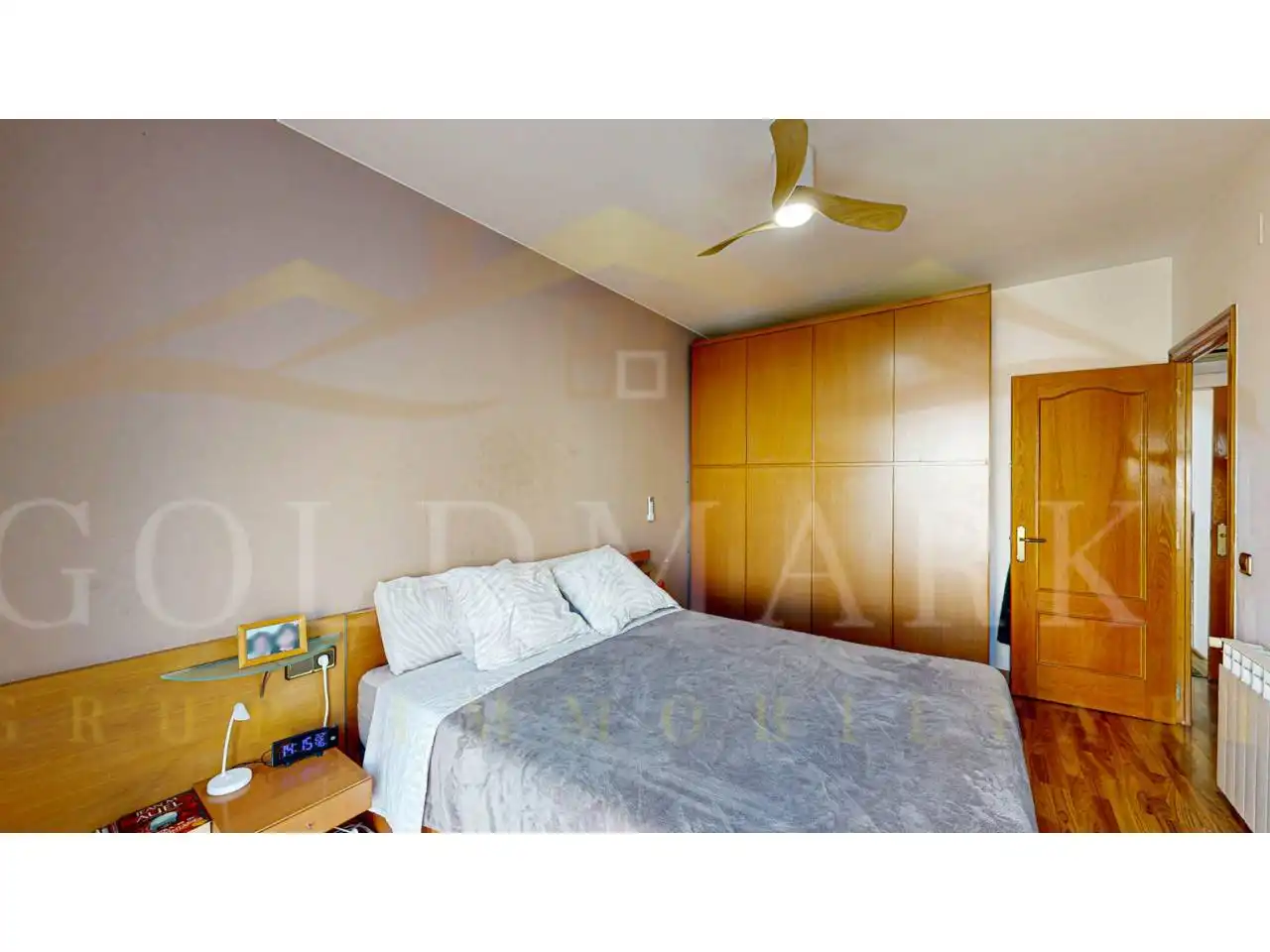 Habitación de Piso en venta en Sant Vicenç Dels Horts con Aire acondicionado, Calefacción y Parquet