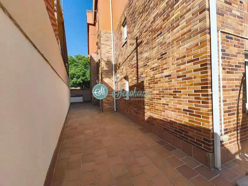 Vista exterior de Piso en venta en Bernuy de Porreros con Calefacción, Terraza y Trastero