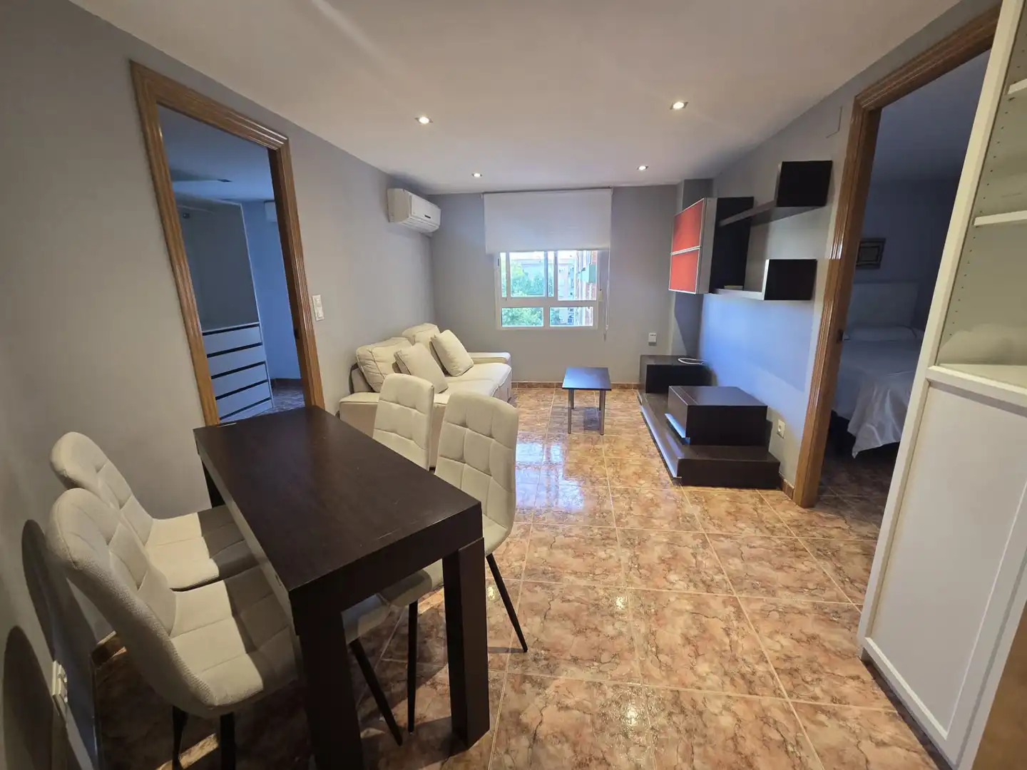 Living room of Flat for rent in  Valencia Capital  with Air Conditioner, Furnished and Oven