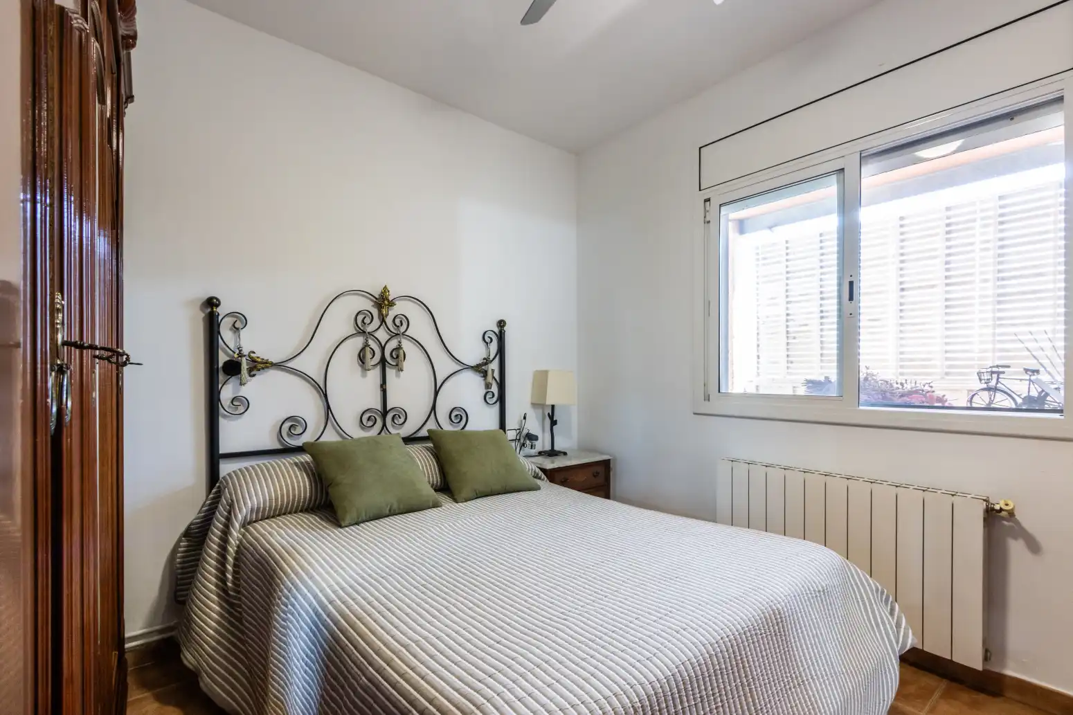 Dormitori de Casa o xalet en venda en Viladecavalls amb Jardí privat i Moblat