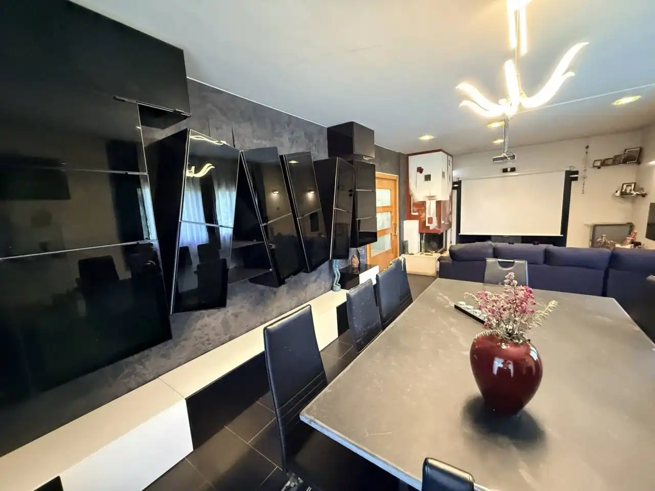 Comedor de Casa o chalet en venta en Lliçà de Vall con Aire acondicionado, Calefacción y Jardín privado