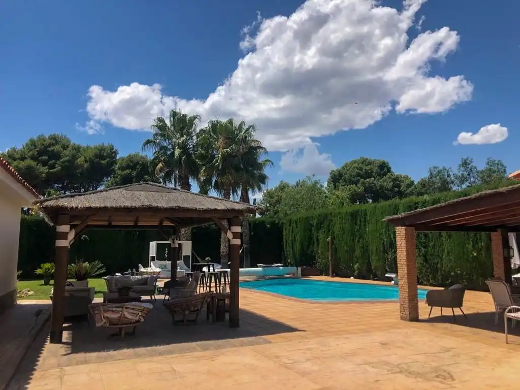 Jardín de Casa o chalet en venta en Elda con Aire acondicionado, Calefacción y Jardín privado