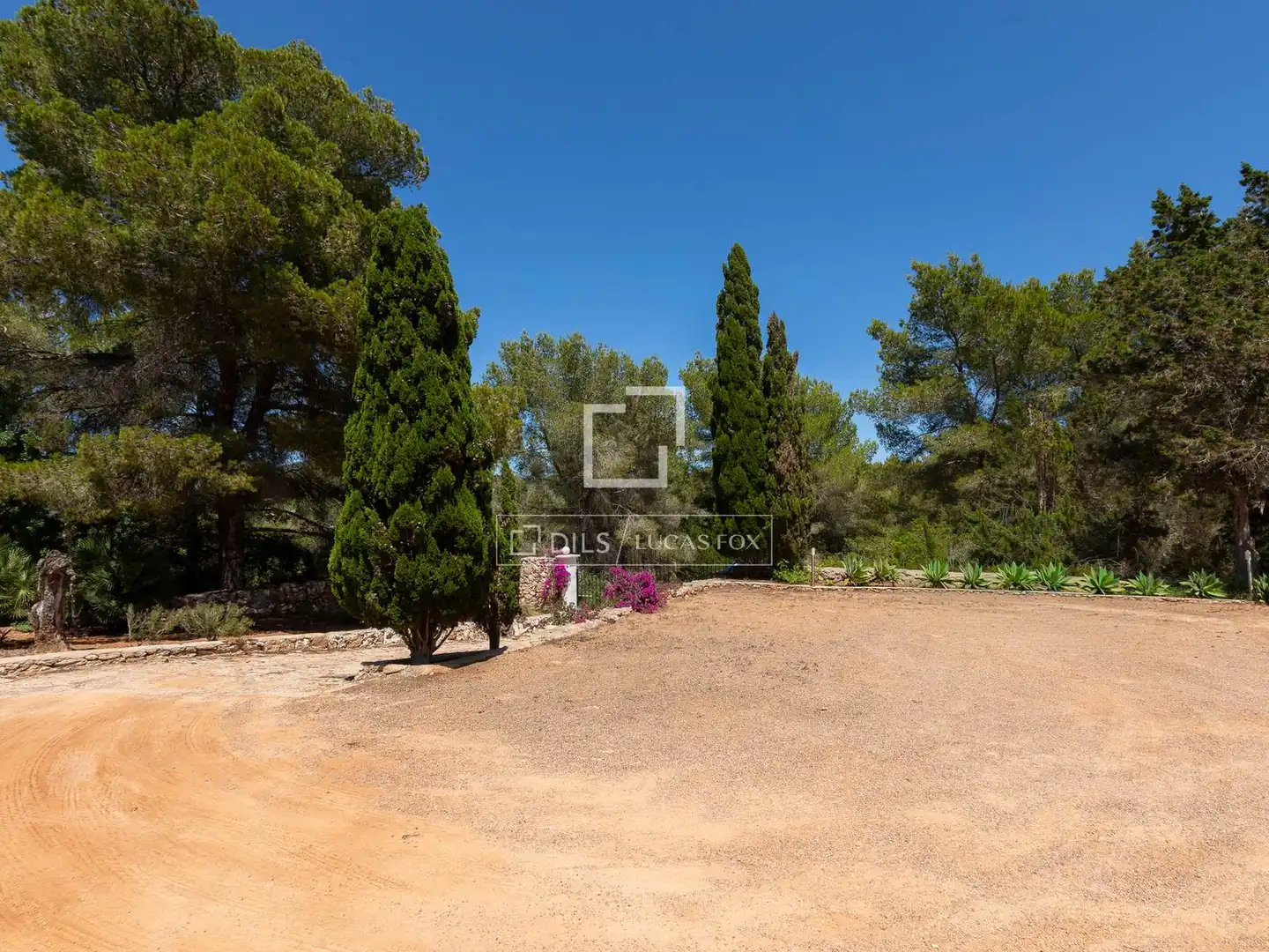 Country homes for sale in Santa Eulària des Riu  with Furnished