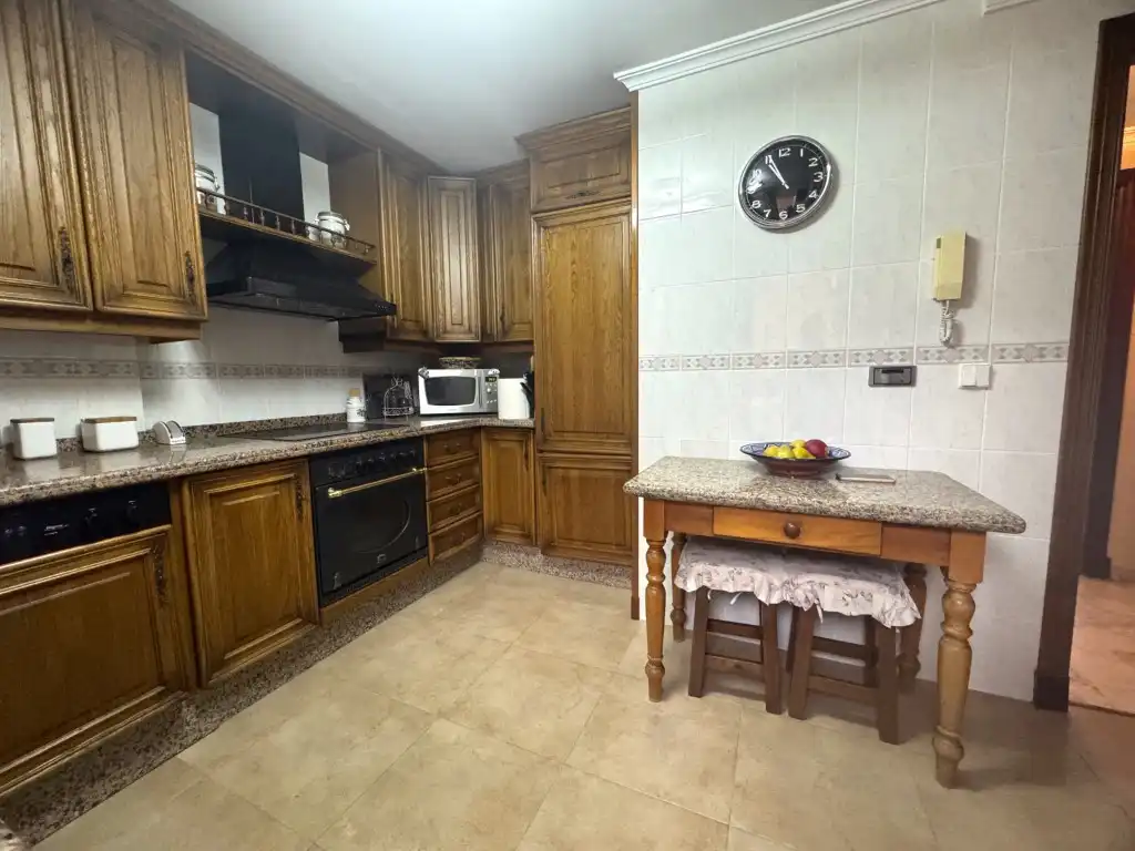 Küche von Haus oder Chalet zum Verkauf in Algeciras mit Ofen und Waschmaschine