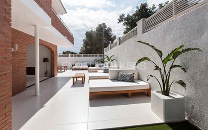 Terrassa de Casa o xalet en venda en Cunit amb Aire condicionat, Calefacció i Jardí privat
