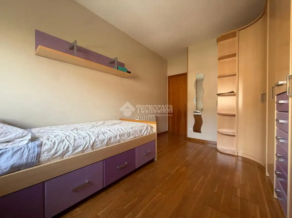 Habitación de Piso en venta en Badalona con Aire acondicionado, Trastero y Balcón