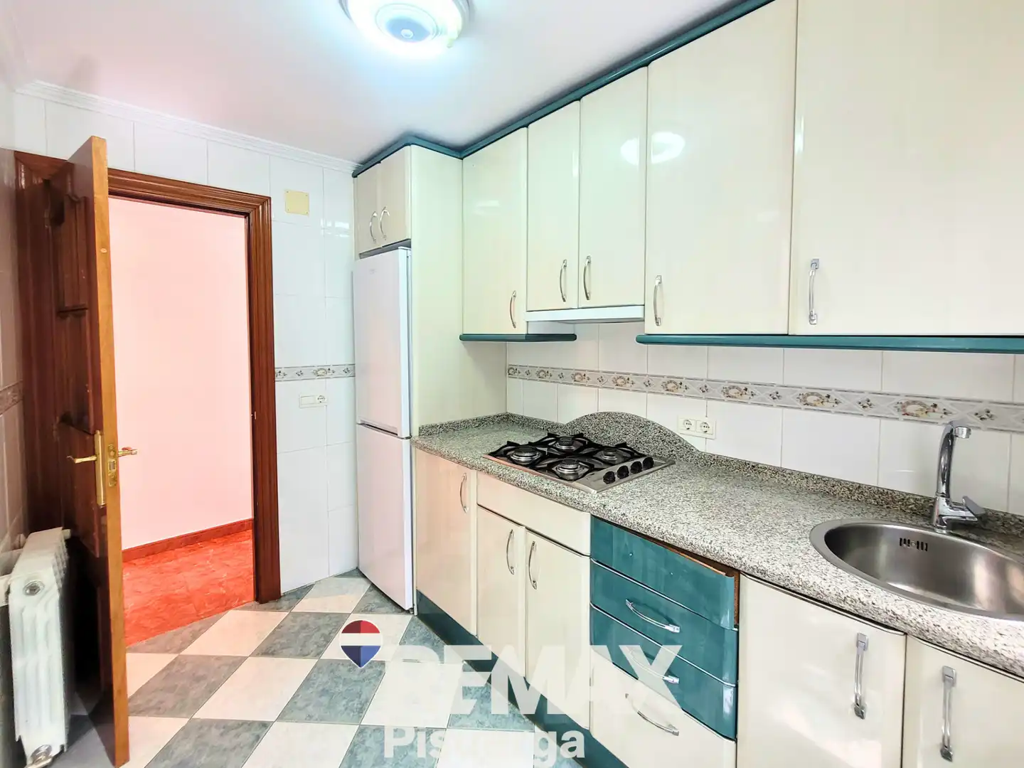 Cocina de Piso en venta en Valladolid con Calefacción y Balcón