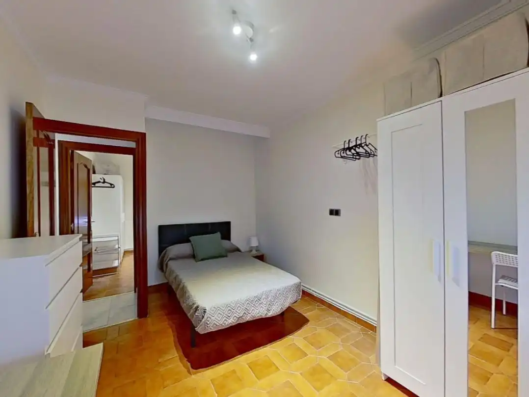 Bedroom of Flat for share in Norte