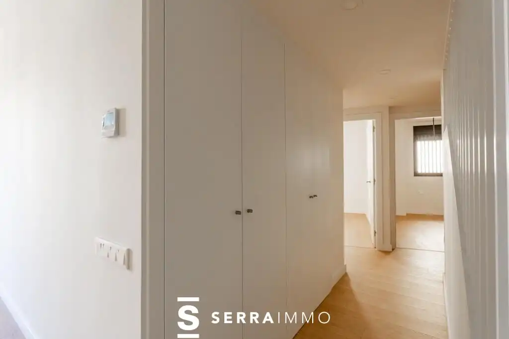 Habitación de Ático en venta en Vilanova i la Geltrú con Aire acondicionado, Terraza y Balcón