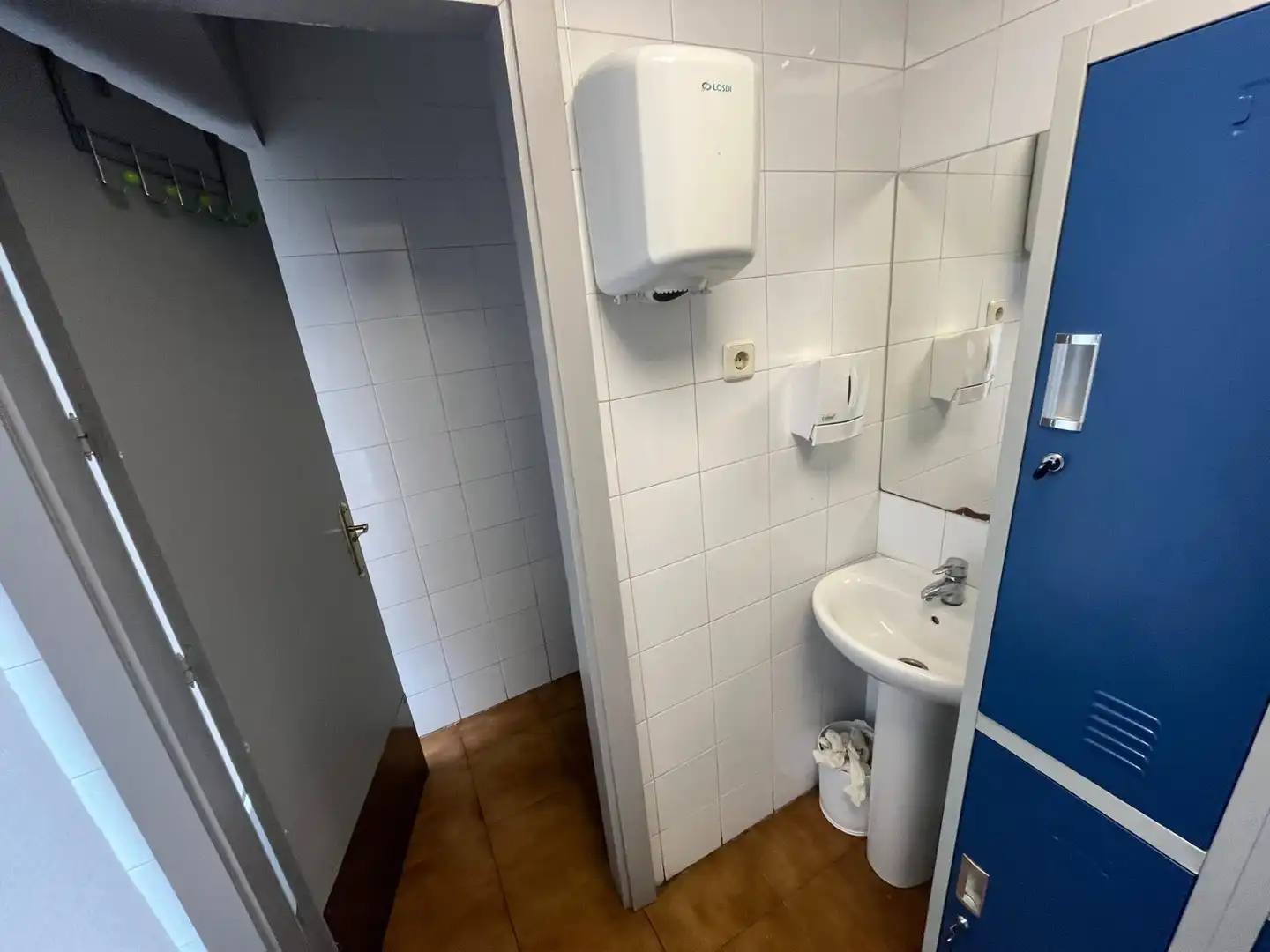 Baño de Local en traspaso en Sevilla con Amueblado
