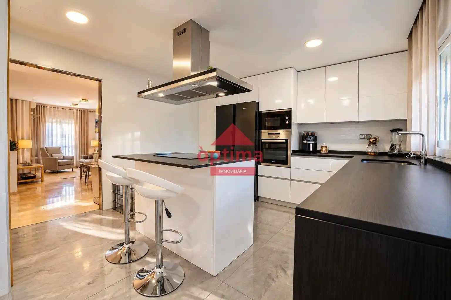 Casa a schiera con terrazza in vendita a Calle BELGRADO, imagen 3