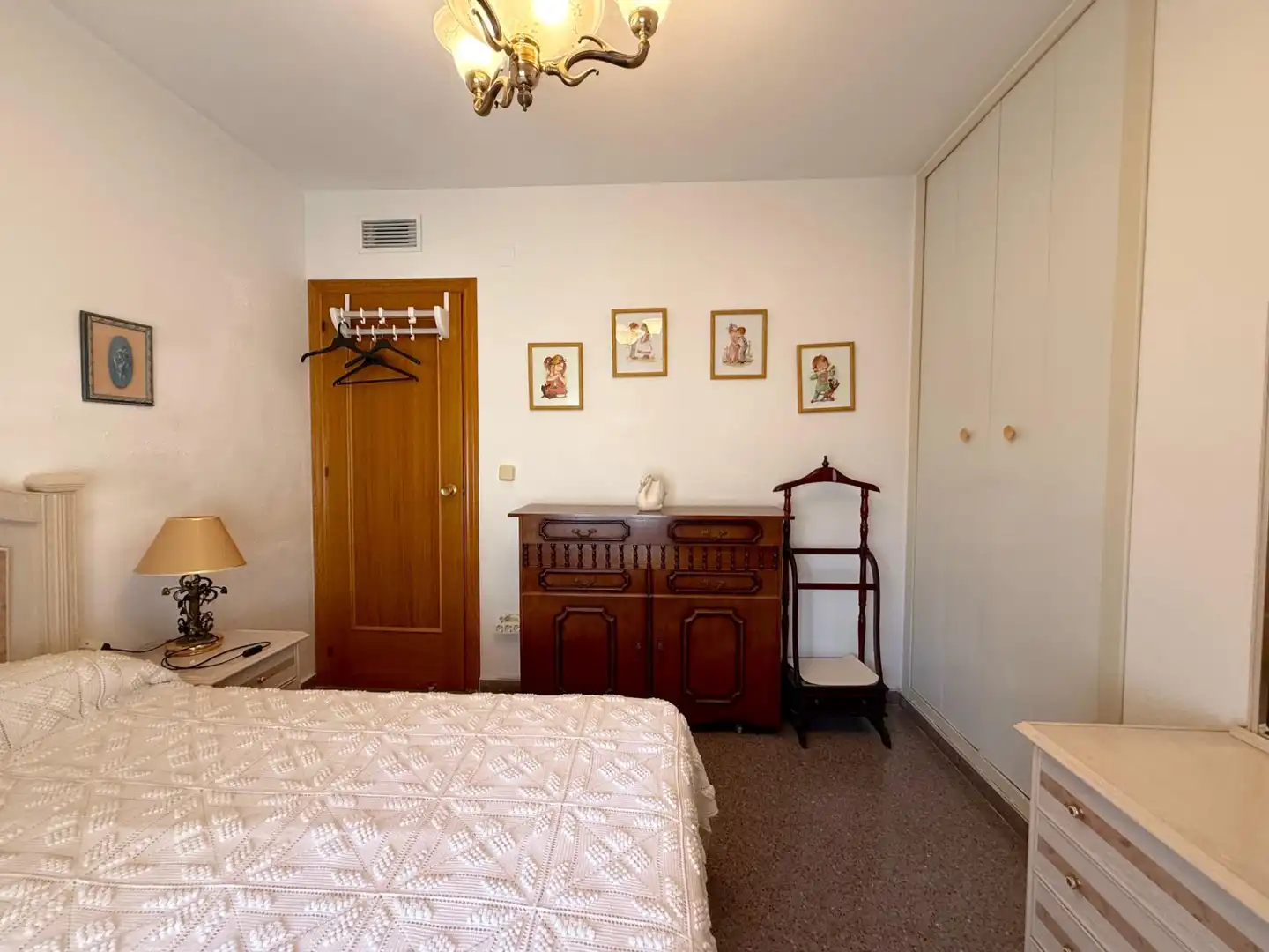 Habitación de Apartamento en venta en Benidorm con Aire acondicionado, Jardín privado y Amueblado