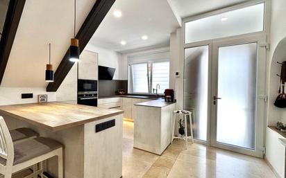 Cuina de Casa o xalet en venda en Badalona amb Aire condicionat, Jardí privat i Terrassa