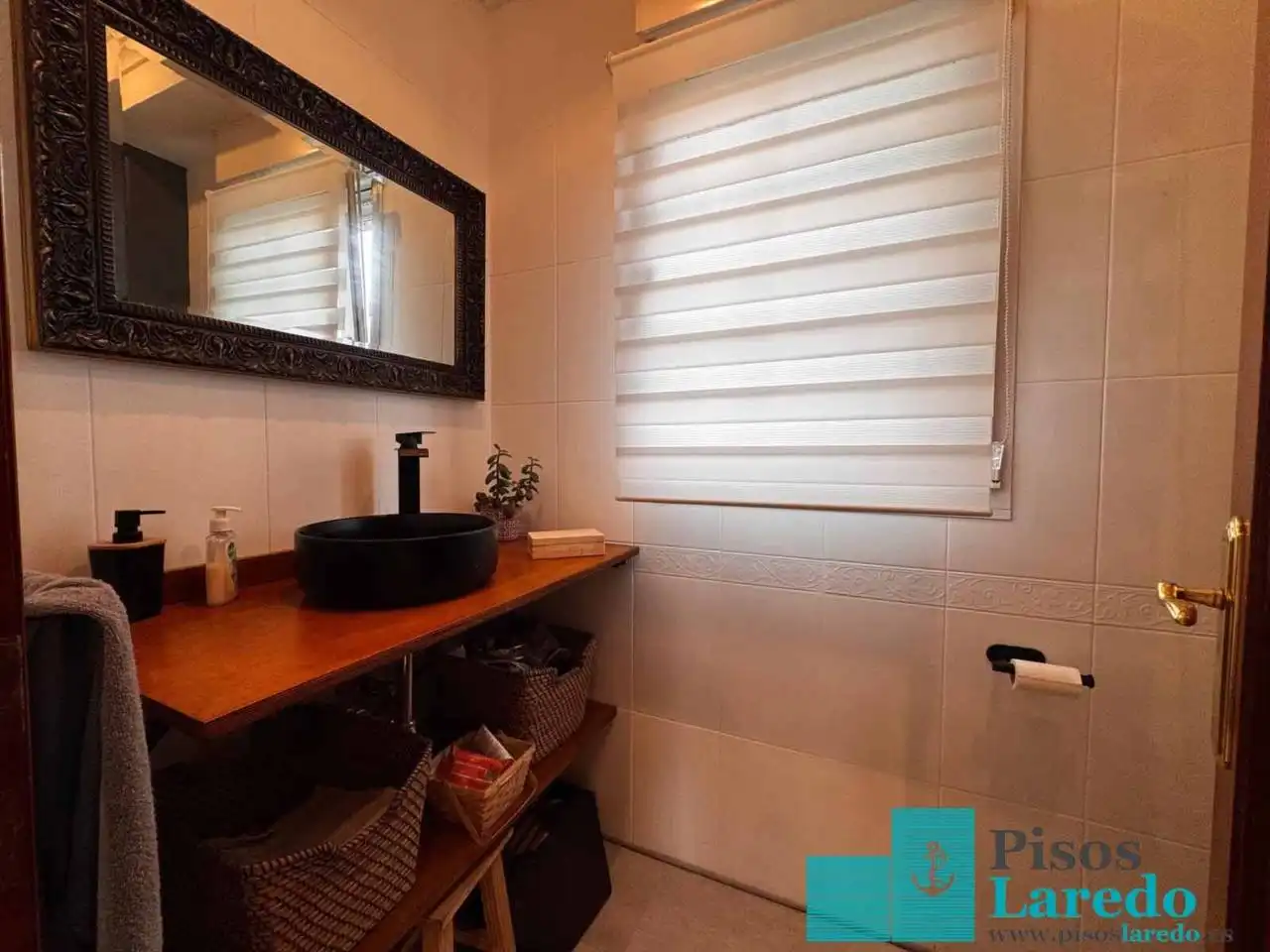 Bathroom of Houses for sale in Bárcena de Cicero  with Heating, Private garden and Terrace
