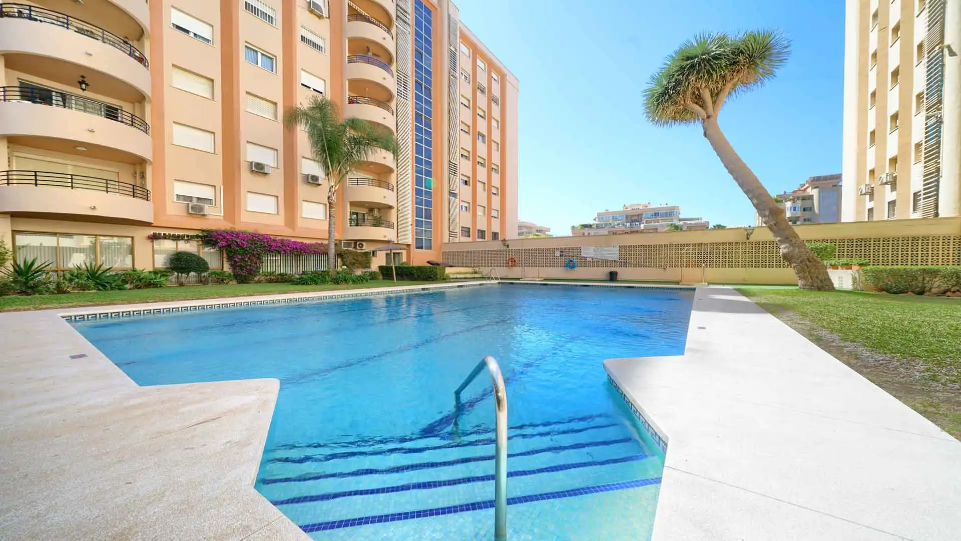 Piscina de Apartamento en venta en Marbella con Aire acondicionado, Terraza y Trastero