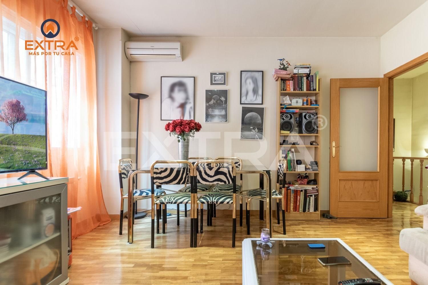 Sala d'estar de Dúplex en venda en  Madrid Capital amb Aire condicionat i Calefacció