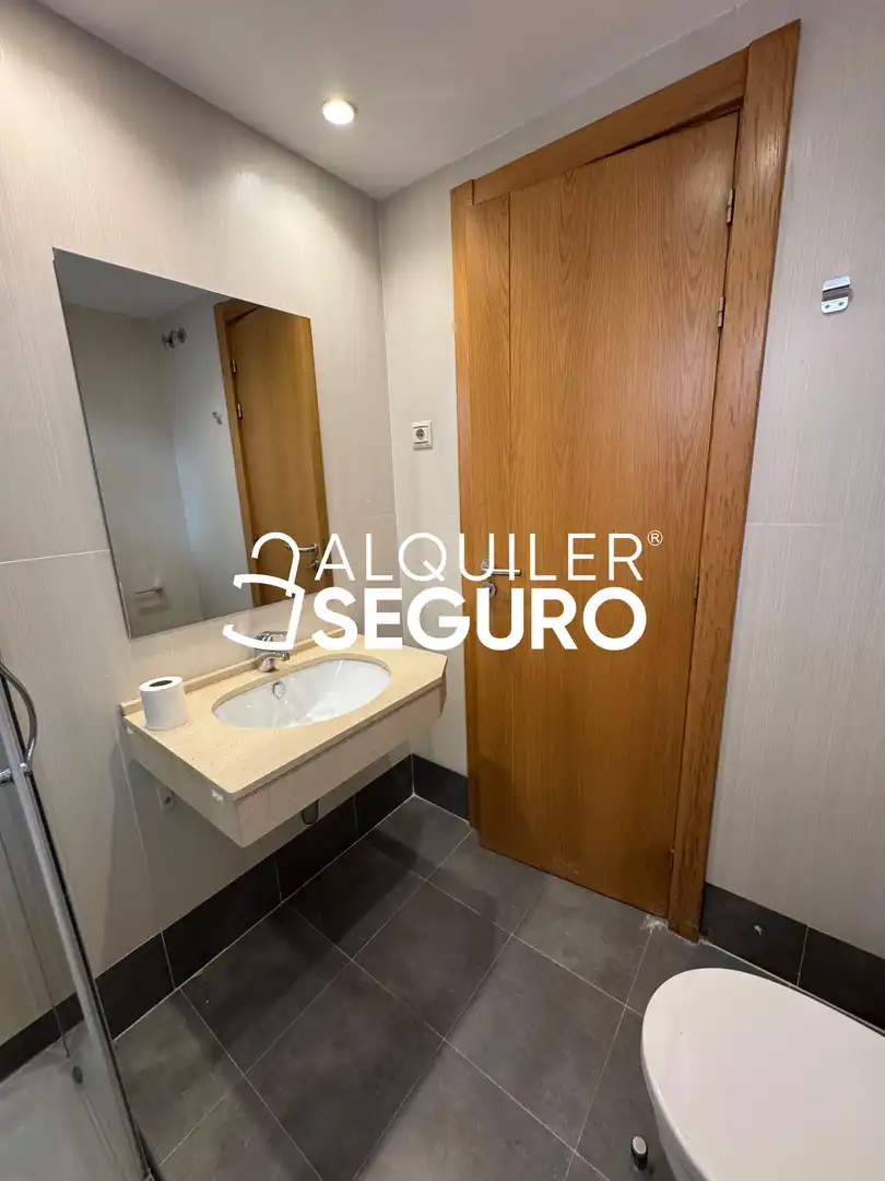 Bany de Estudi de lloguer en Málaga amb Aire condicionat i Traster