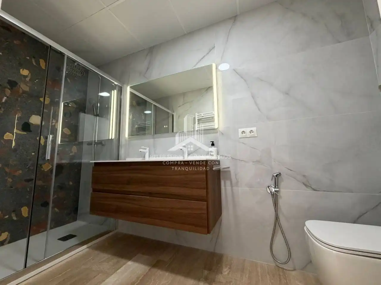 Baño de Piso de alquiler en Castellón de la Plana / Castelló de la Plana con Parquet y Amueblado