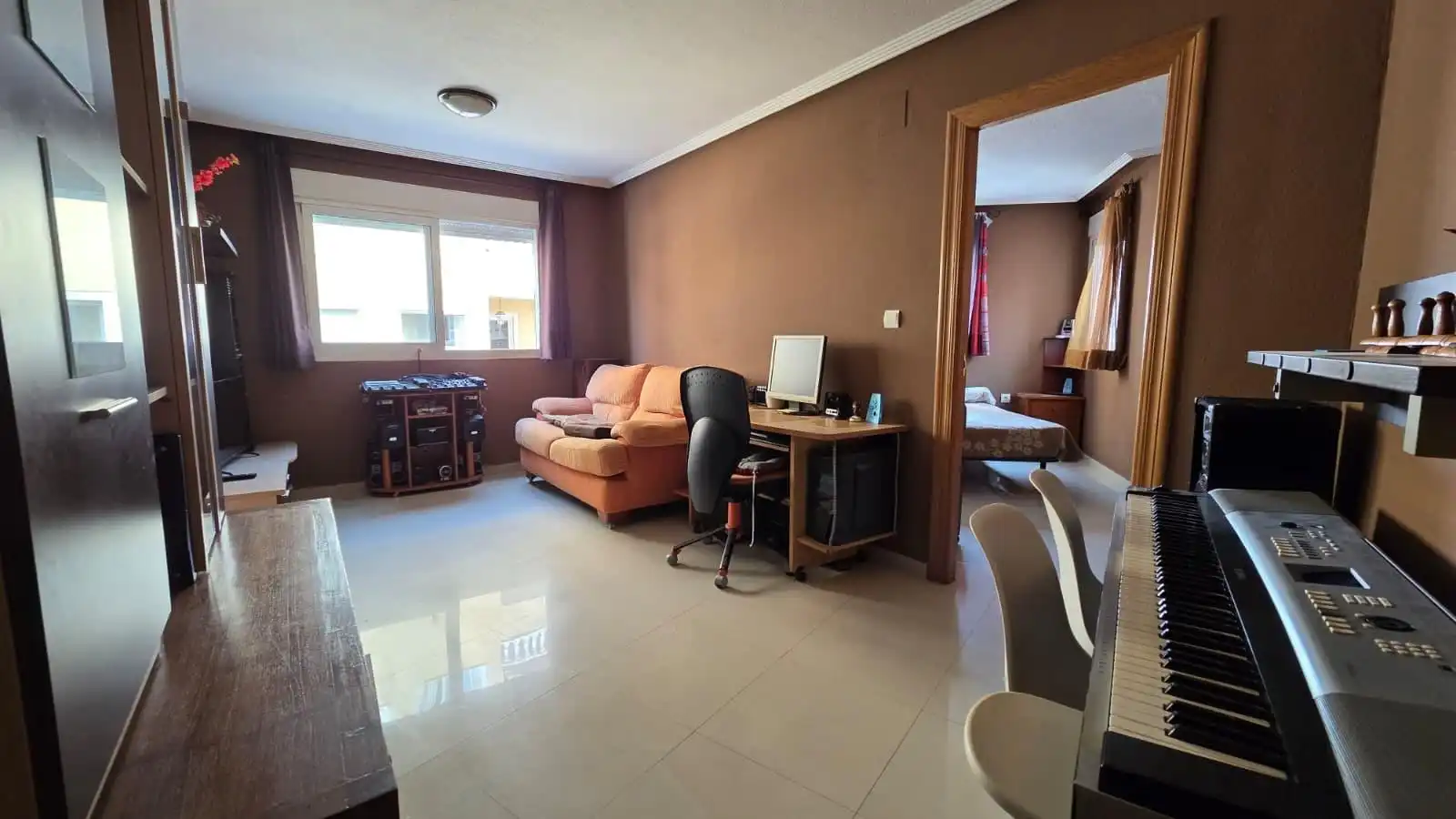 Dormitori de Apartament en venda en Torrevieja amb Terrassa, Moblat i Balcó