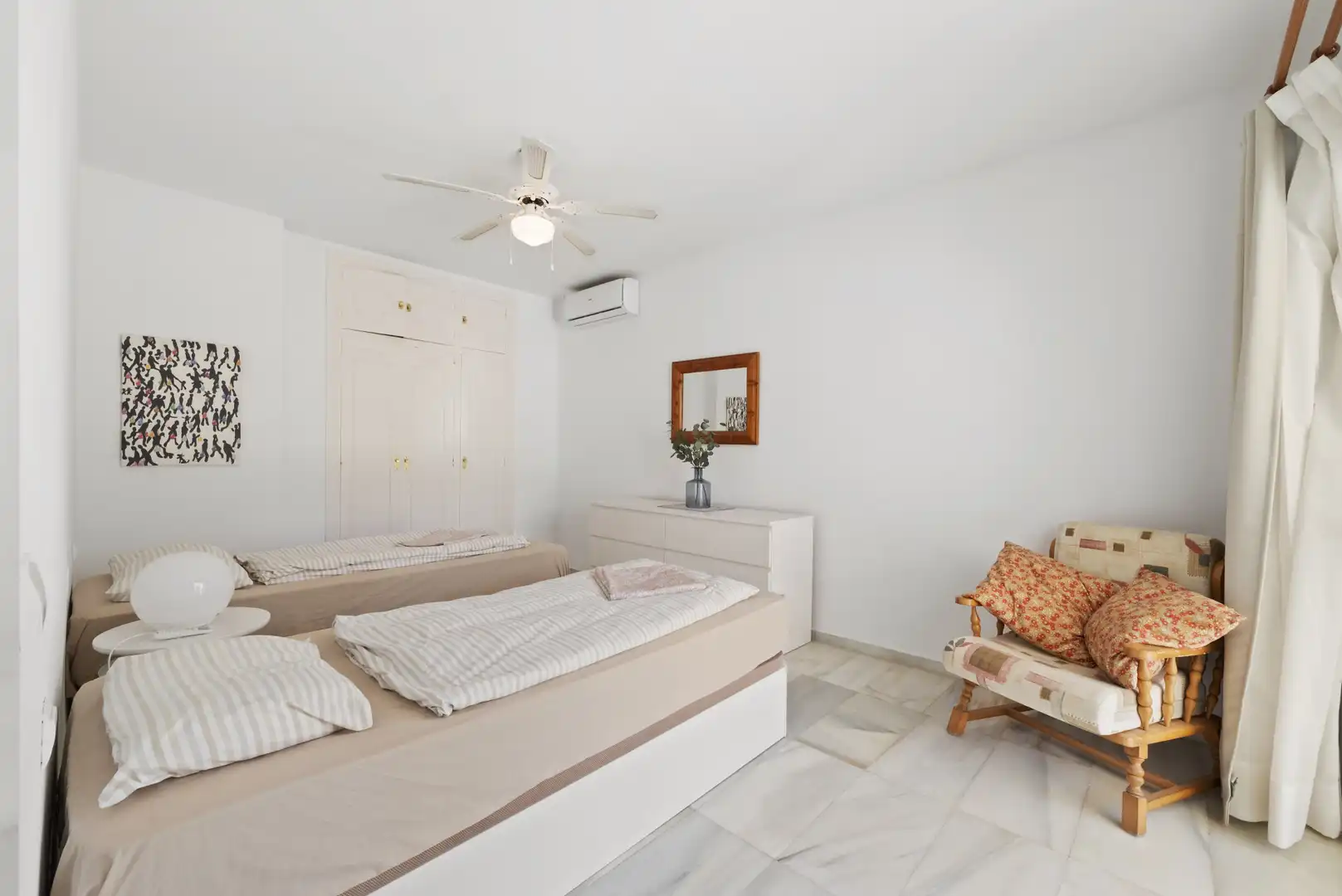 Dormitori de Casa o xalet en venda en Mijas amb Aire condicionat, Terrassa i Piscina