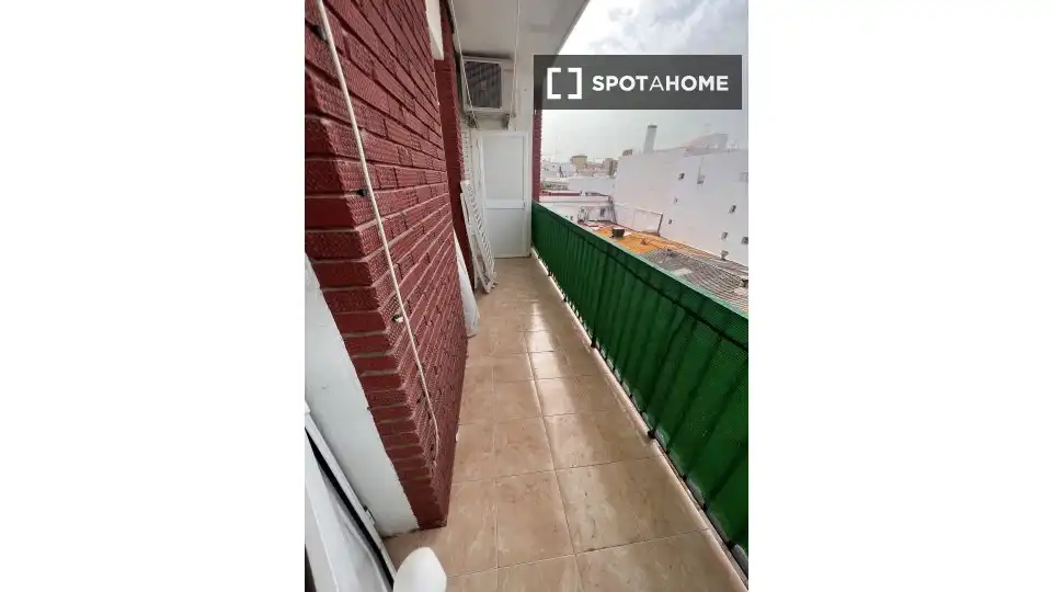 Room in La Calzada - La Florida