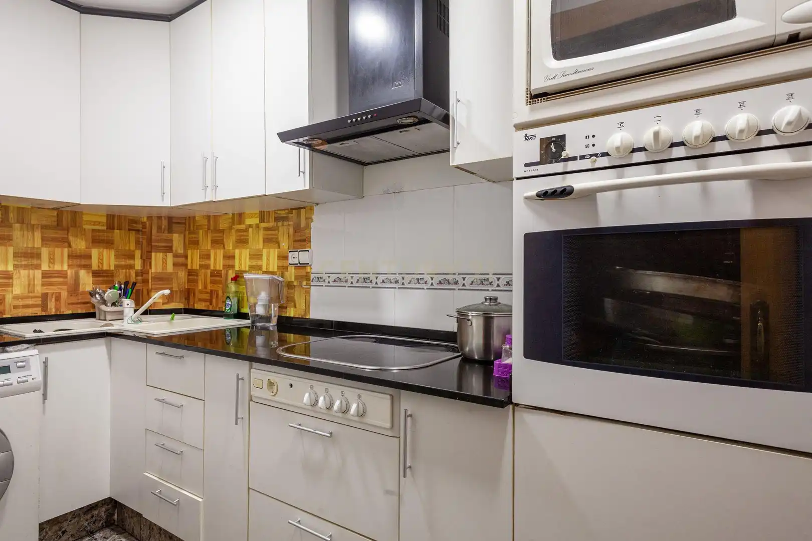 Cuina de Apartament en venda en Mataró amb Aire condicionat i Balcó